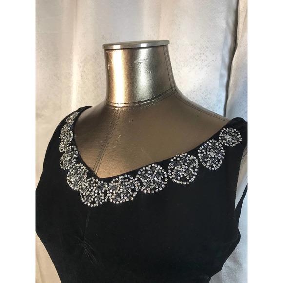 J Peterman Dresses & Skirts - Vintage inspired J Peterman Rhinestone Embellished Black Velvet Gown Sz 2